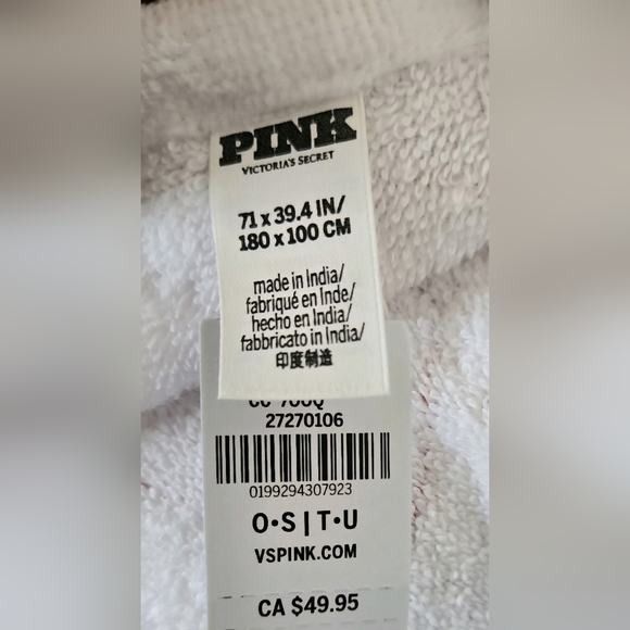 Victoria's Secret Pink White Terry Logo Towel Tag NWT 71 X 39.4 In Beach - Picture 4 of 4